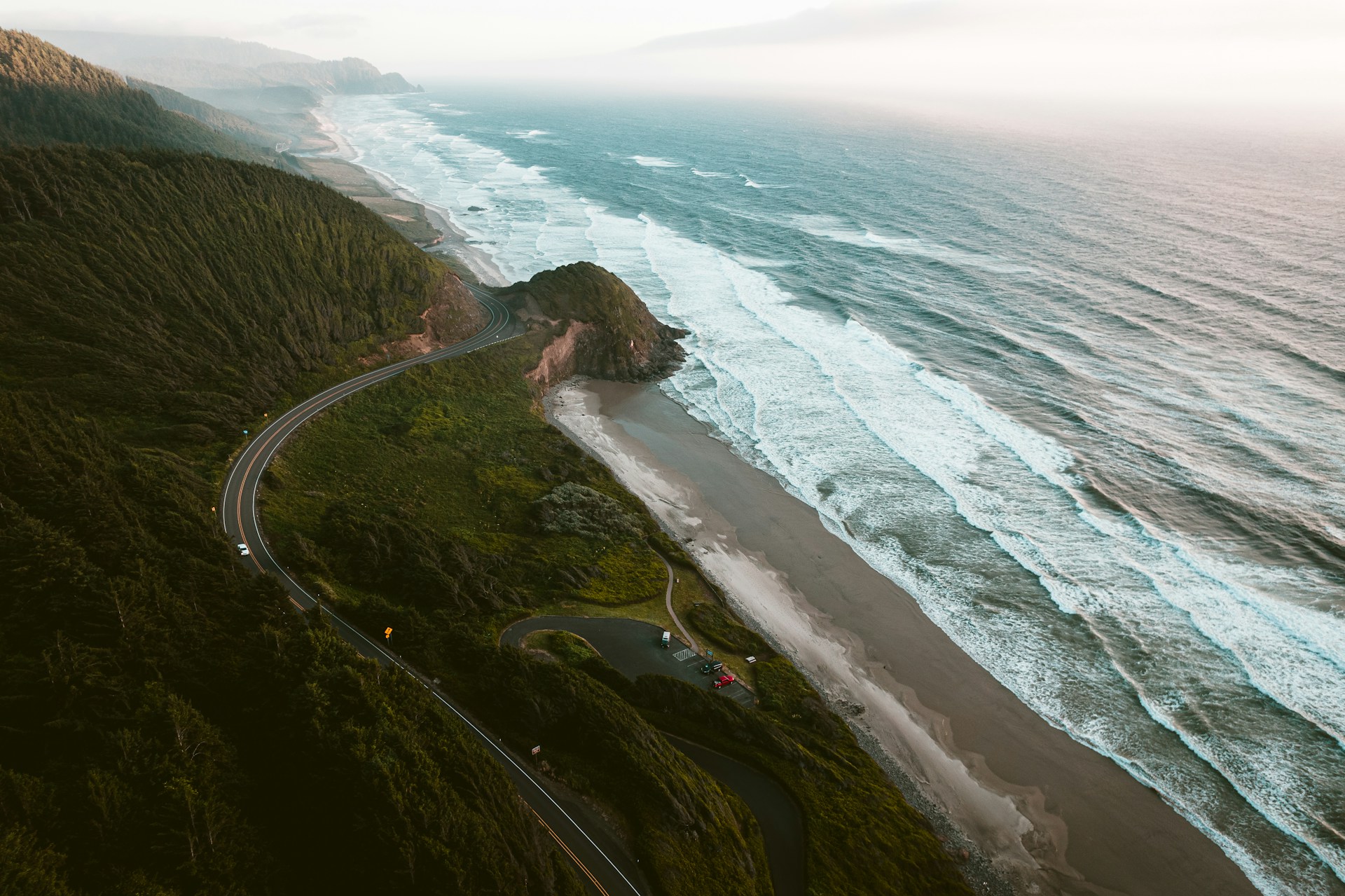 Exploring the Oregon Coast: Hidden Beaches and Local Eats
